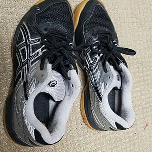 Asics girls volleyball shoes US size 3